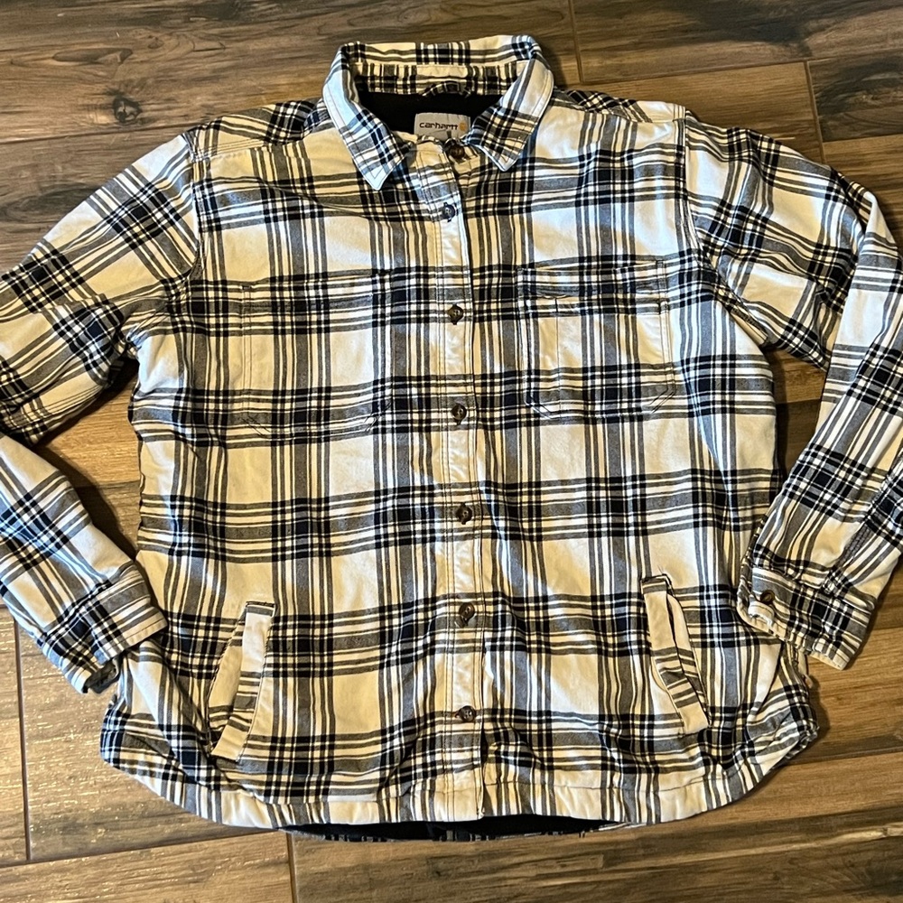 Carhartt women’s Black and White Plaid shirt size XL 16/18